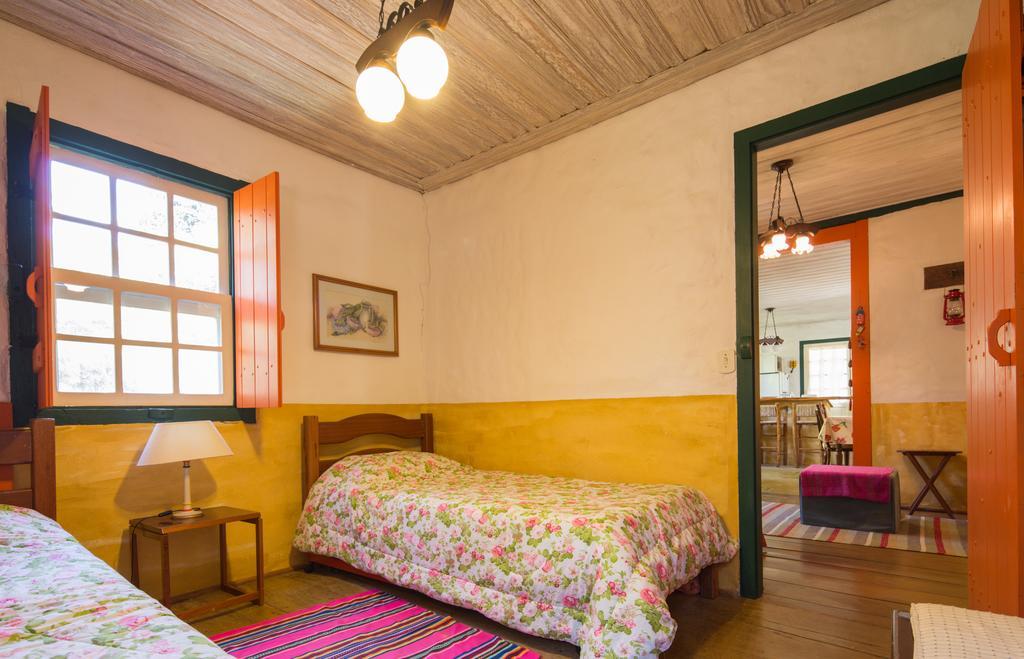 Pousada Chales Da Casa Centenaria ซานโต อังตัวนิโอ โด ปิงญัล ภายนอก รูปภาพ