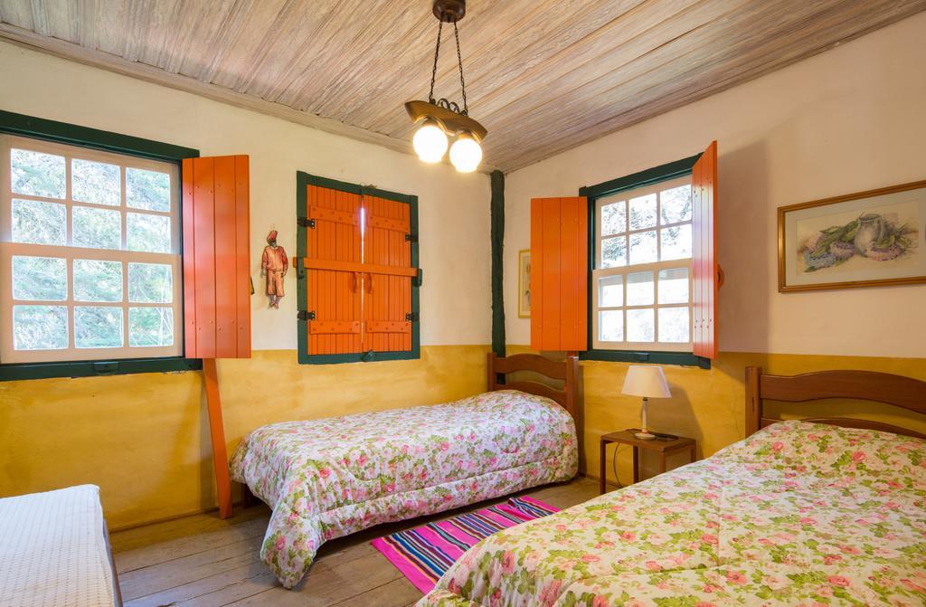 Pousada Chales Da Casa Centenaria ซานโต อังตัวนิโอ โด ปิงญัล ภายนอก รูปภาพ