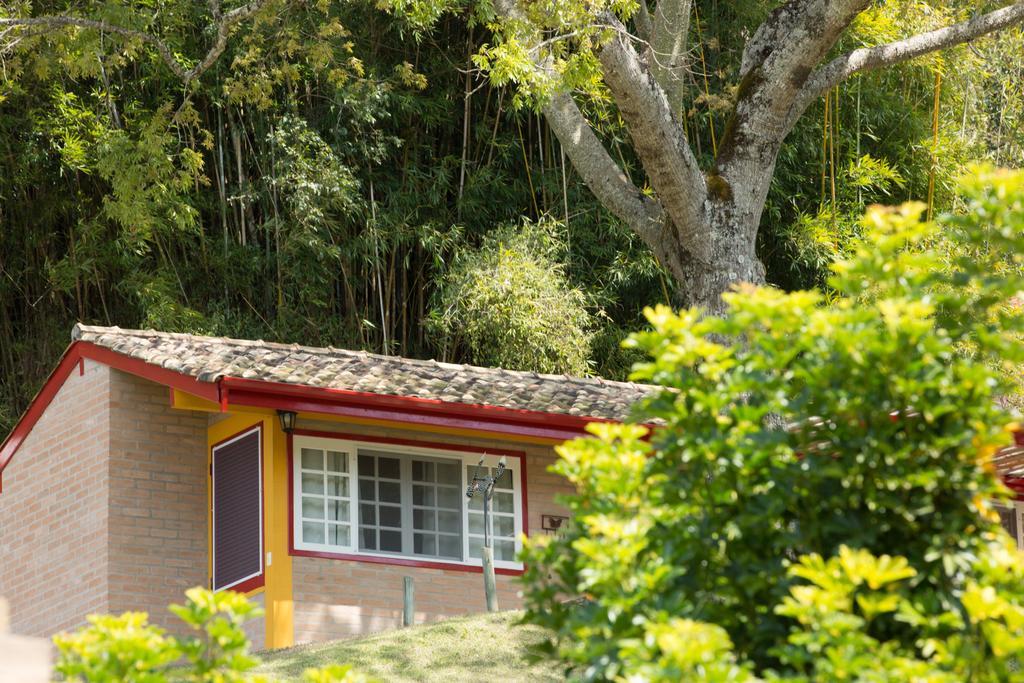 Pousada Chales Da Casa Centenaria ซานโต อังตัวนิโอ โด ปิงญัล ภายนอก รูปภาพ