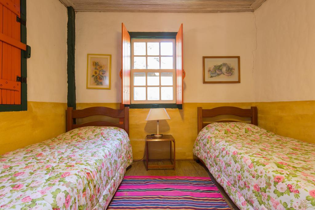 Pousada Chales Da Casa Centenaria ซานโต อังตัวนิโอ โด ปิงญัล ภายนอก รูปภาพ